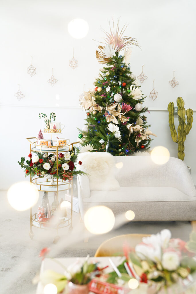 holiday styling
holiday table scapes
christmas table
red and white table
holiday centerpiece
christmas centerpiece
event designer
fig and whiskey 
holiday florals
christmas party inspo
holiday party inspo
hot coco bar
holiday cocktails